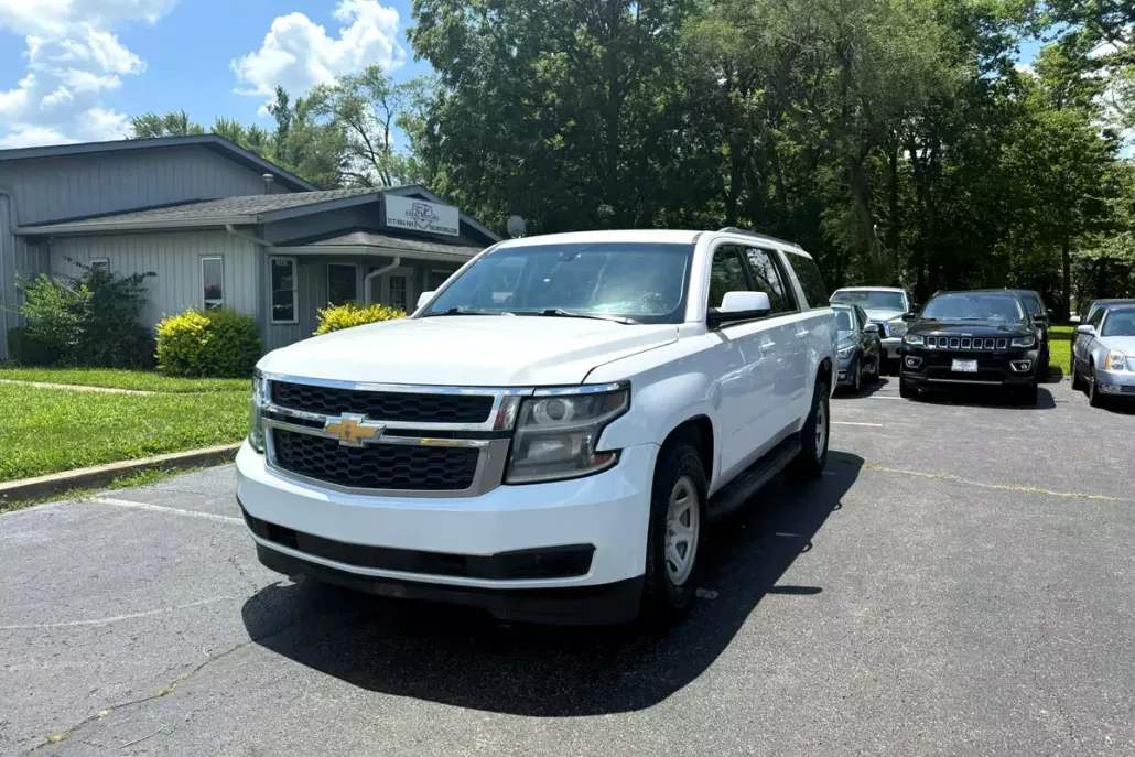 2017 Chevrolet Suburban photo 1
