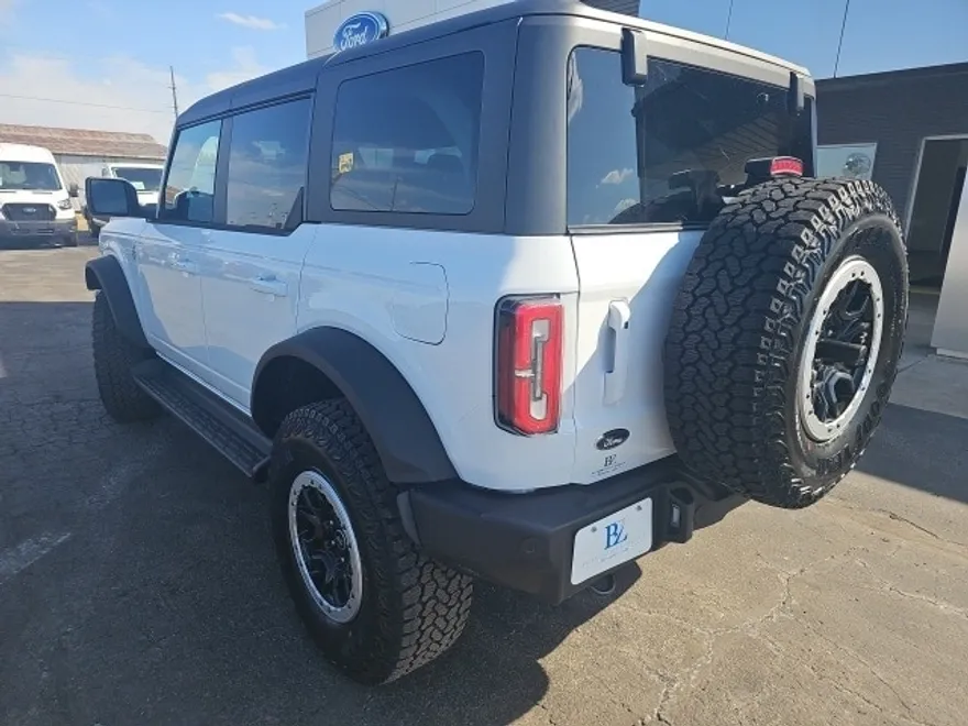 2025 Ford Bronco Outer Banks photo 1