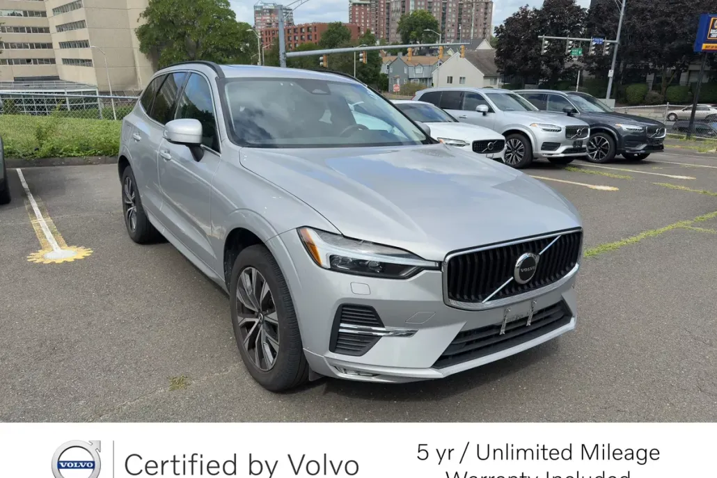2023 Volvo XC60 B5 Core photo 1