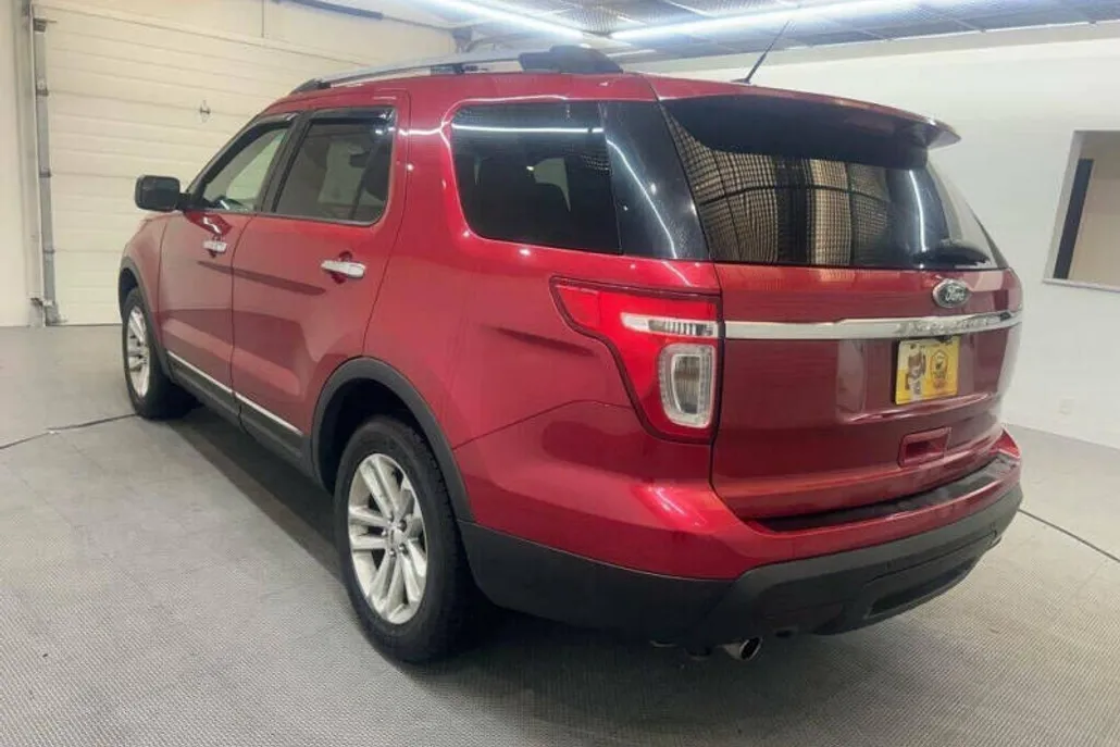 2012 Ford Explorer XLT photo 1