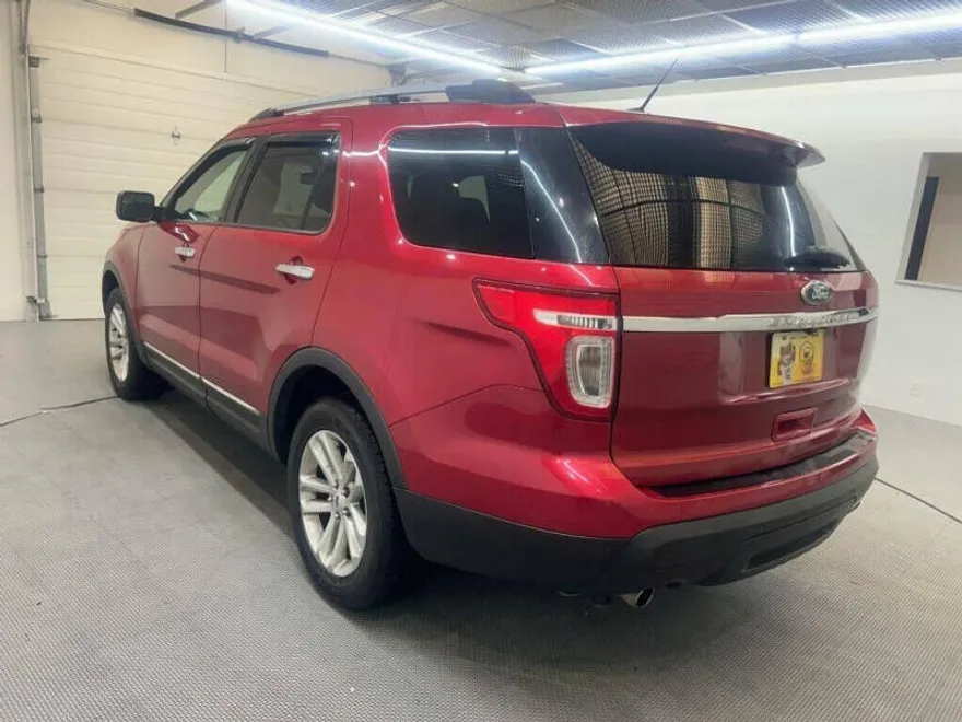 2012 Ford Explorer XLT photo 1