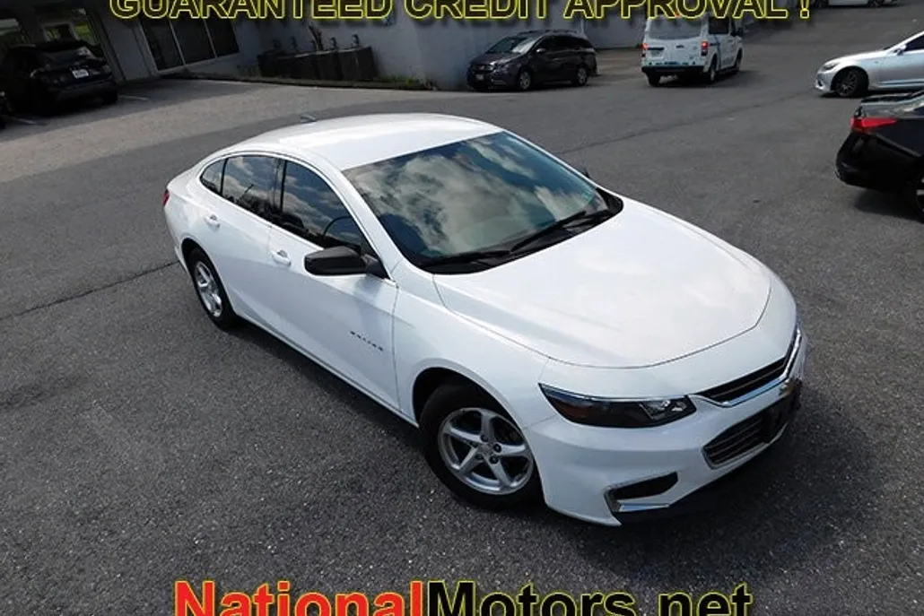 2018 Chevrolet Malibu LS photo 1