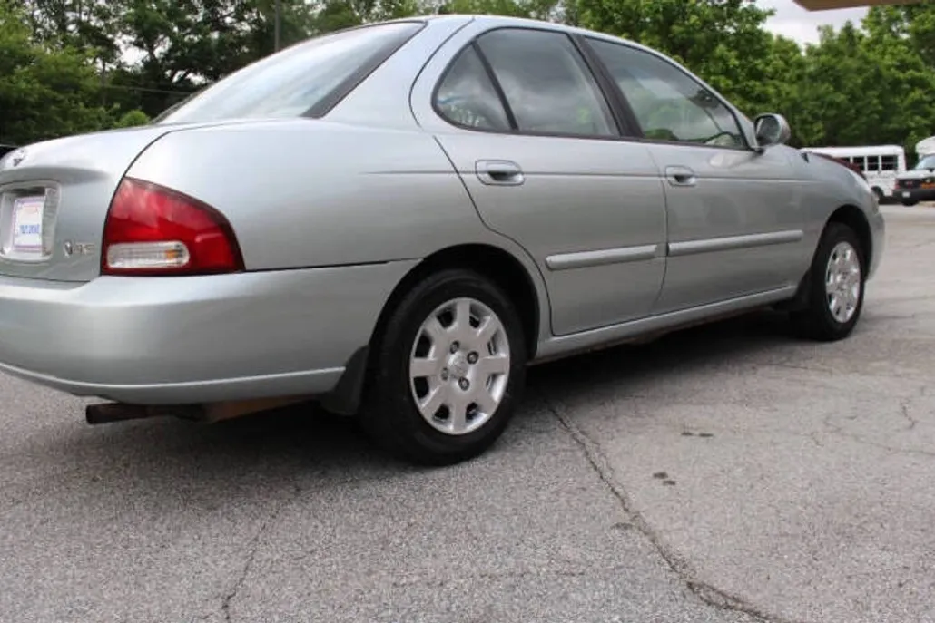 2002 Nissan Sentra XE photo 1
