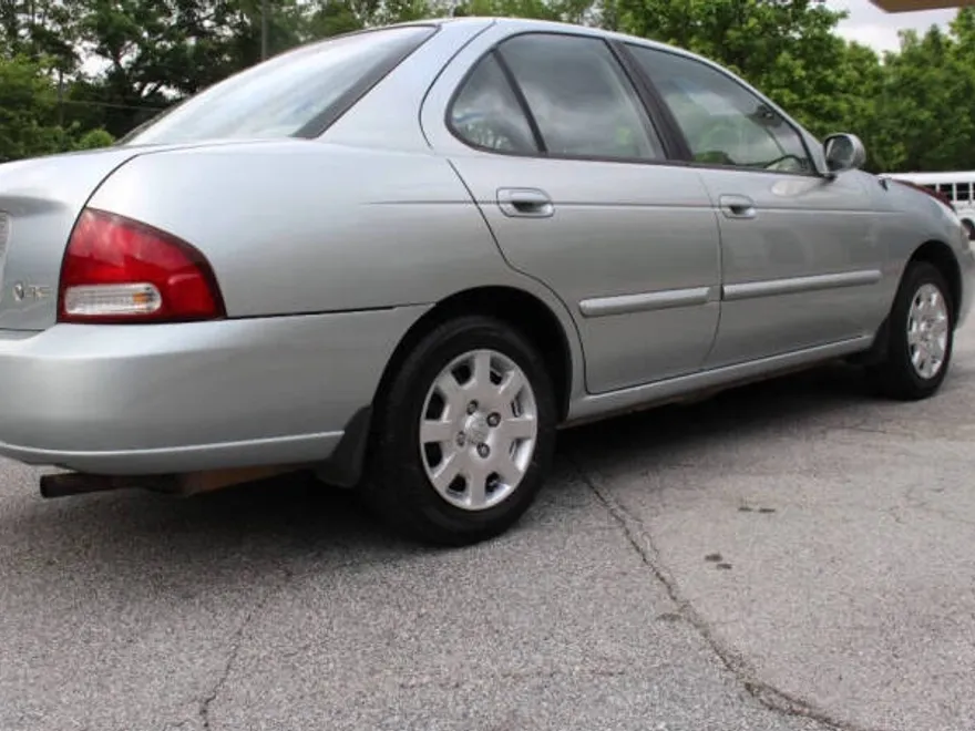 2002 Nissan Sentra XE photo 1