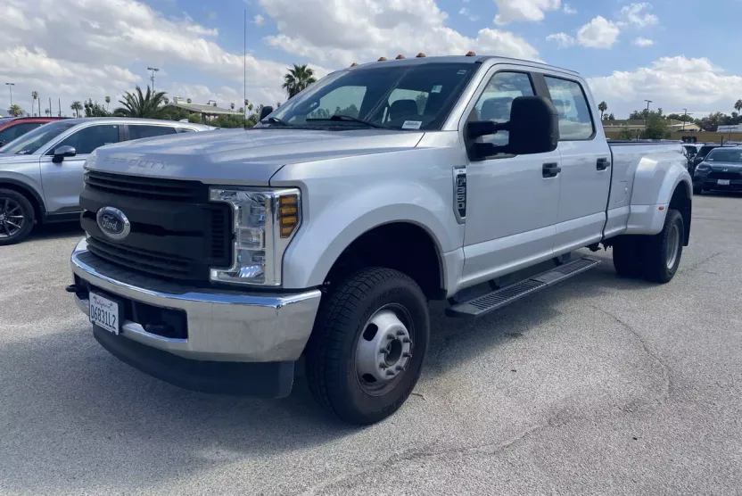 2019 Ford F-350 XL photo 1