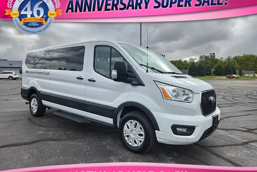 2022 Ford Transit Passenger XL photo 1