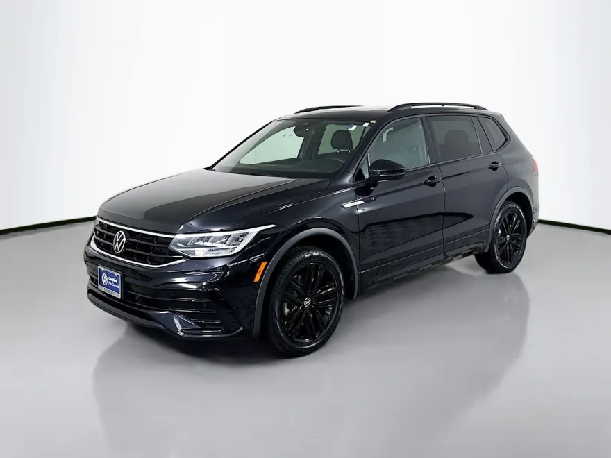 2022 Volkswagen Tiguan SE R-Line Black photo 1