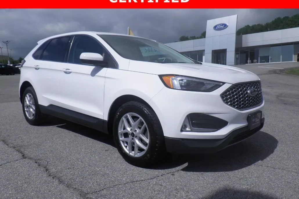 2024 Ford Edge SEL photo 1