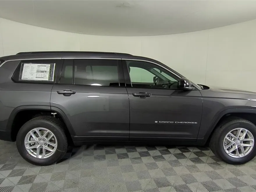 2025 Jeep Grand Cherokee Laredo X photo 1