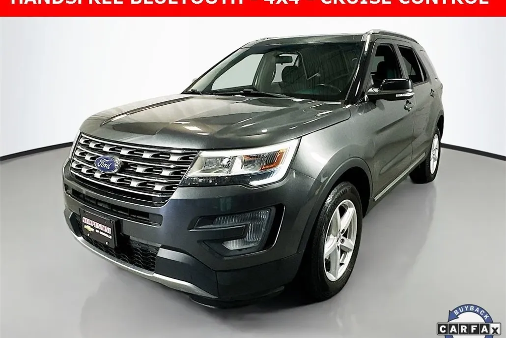 2017 Ford Explorer XLT photo 1