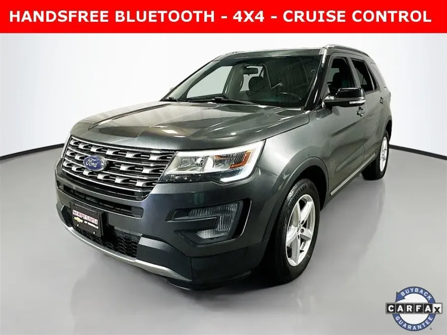 2017 Ford Explorer XLT photo 1