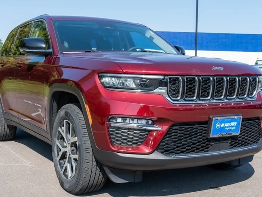 2023 Jeep Grand Cherokee Limited photo 1