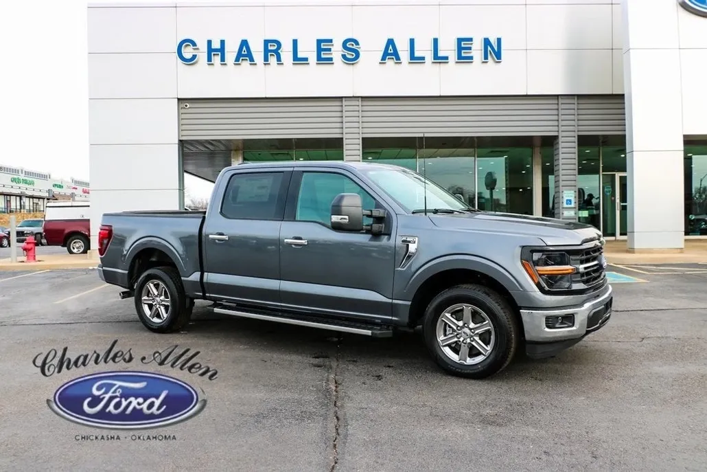 2025 Ford F-150 XLT photo 1