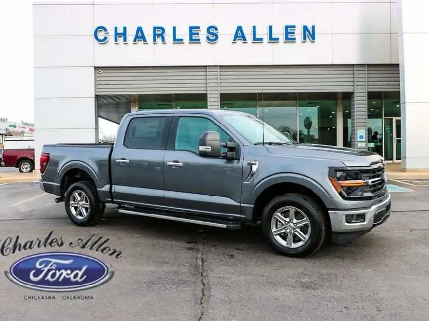2025 Ford F-150 XLT photo 1