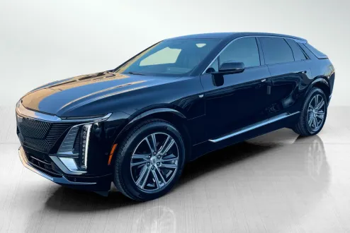 2024 Cadillac Lyriq Luxury photo 2