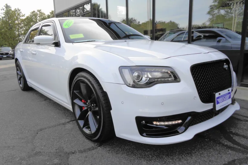 2023 Chrysler 300 photo 1