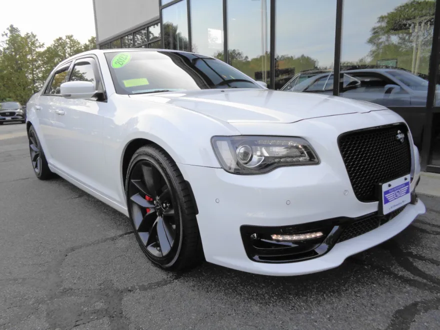 2023 Chrysler 300 photo 1