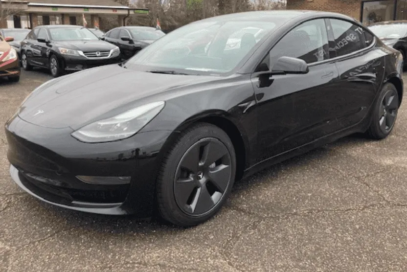 2023 Tesla Model 3 Standard Range Plus photo 1
