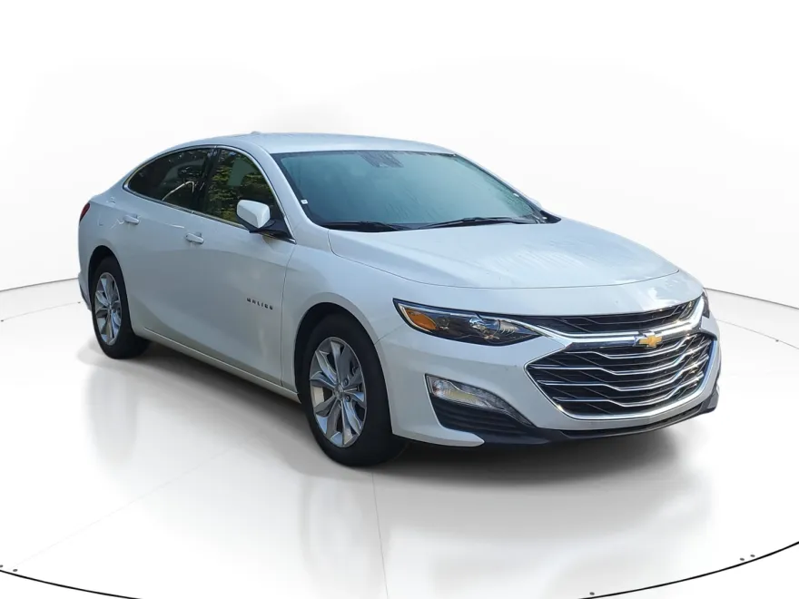 2024 Chevrolet Malibu 1LT photo 1