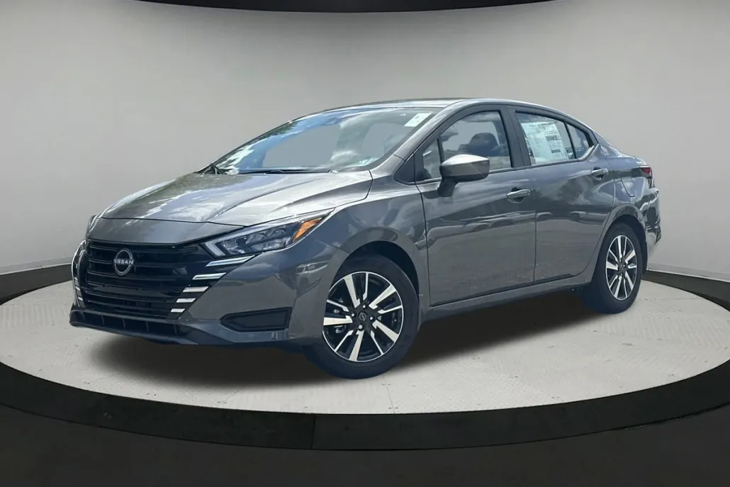 2025 Nissan Versa 1.6 SV photo 1
