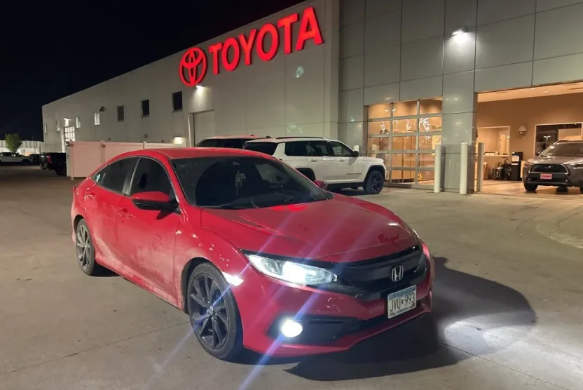 2019 Honda Civic Sport photo 1