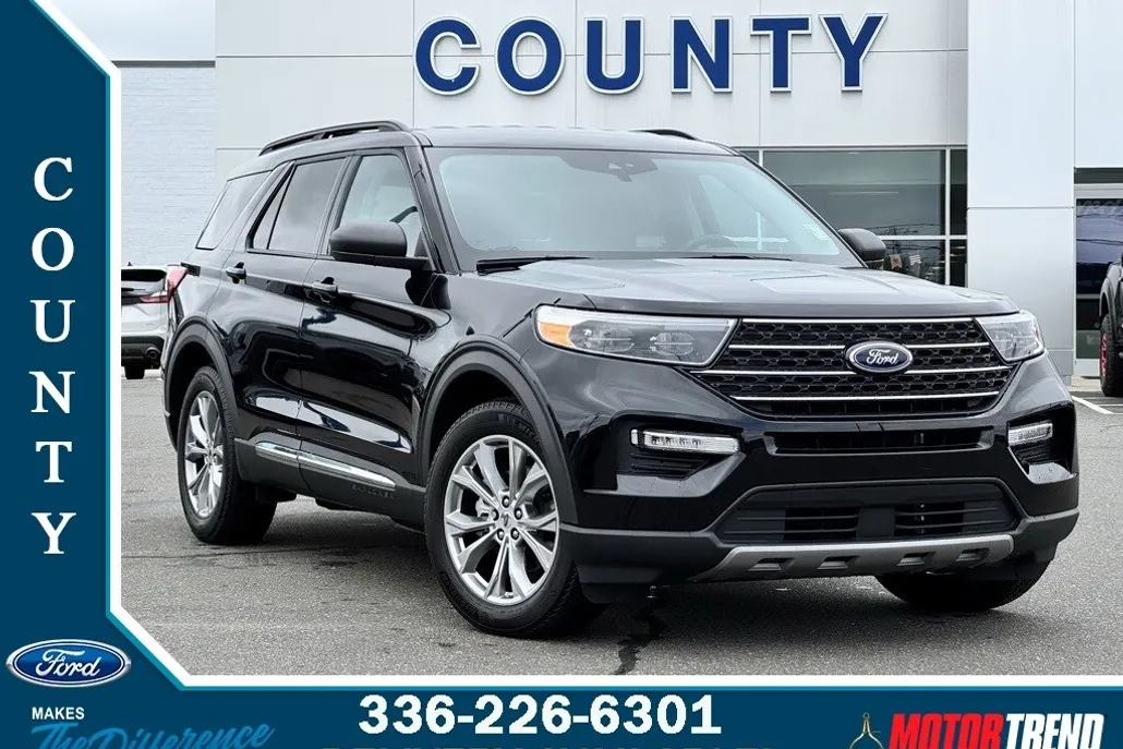 2023 Ford Explorer XLT photo 1