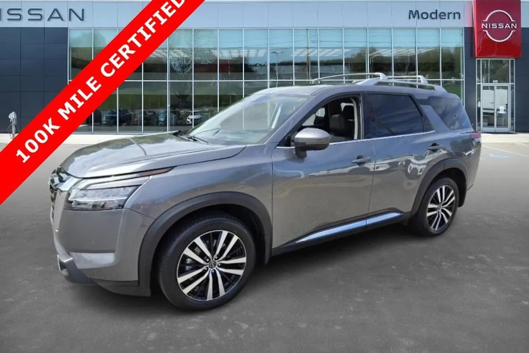 2024 Nissan Pathfinder Platinum photo 1