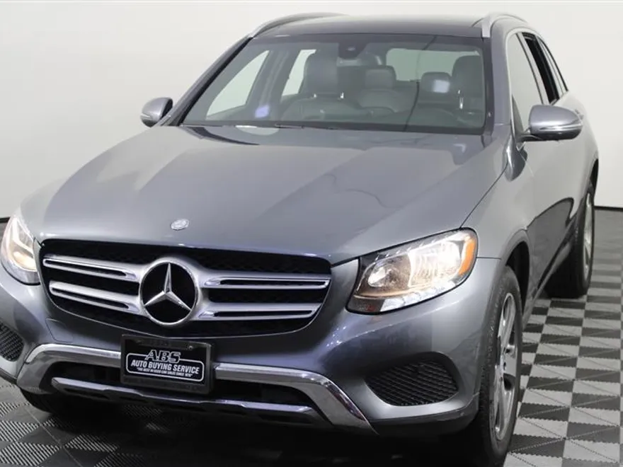 2016 Mercedes Benz GLC 300 photo 1