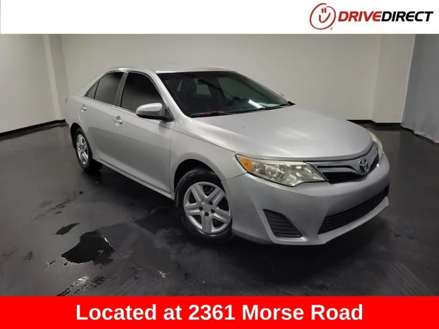 2013 Toyota Camry LE photo 1