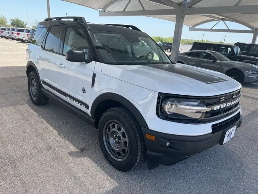 2024 Ford Bronco Sport Outer Banks photo 1
