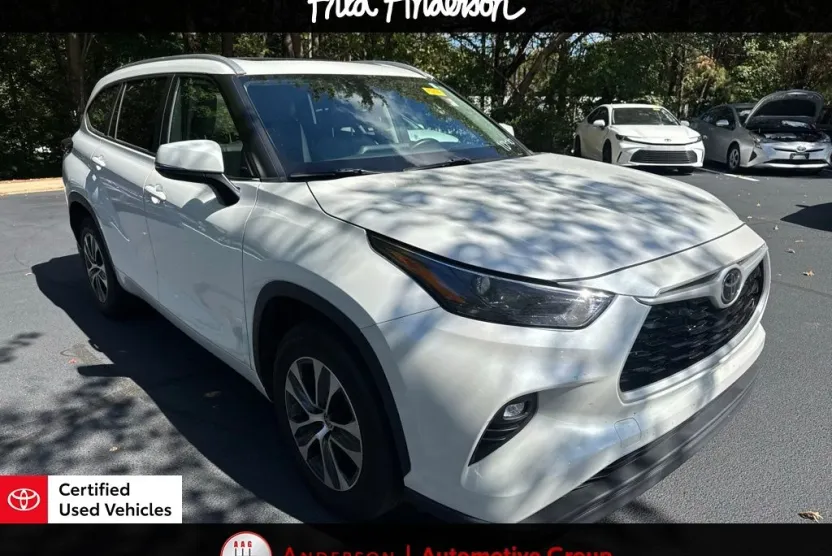 2023 Toyota Highlander XLE photo 1