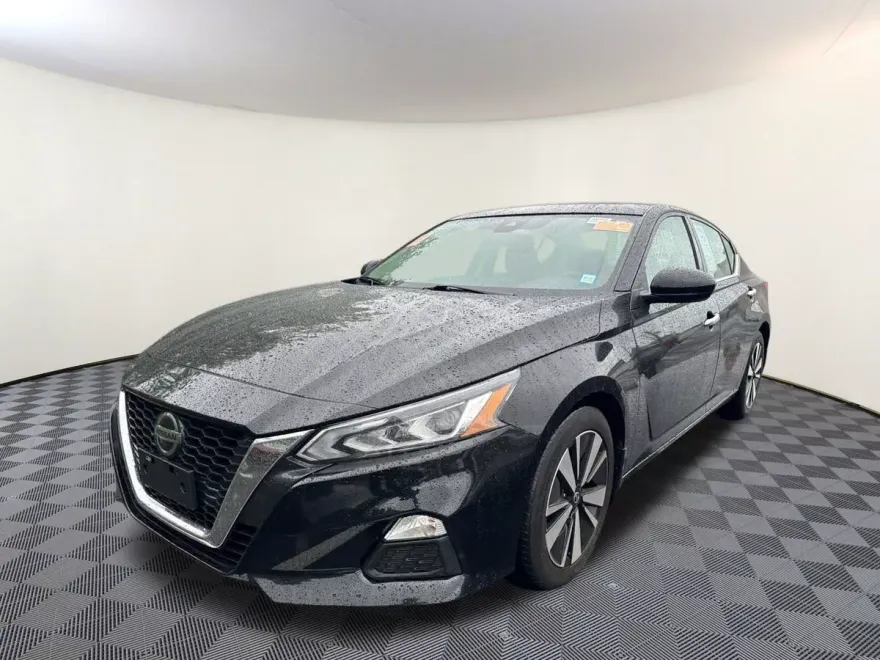 2022 Nissan Altima 2.5 SV photo 1