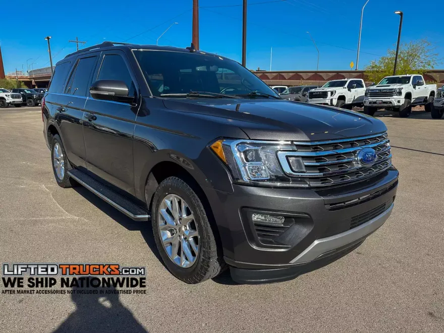 2021 Ford Expedition XLT photo 1