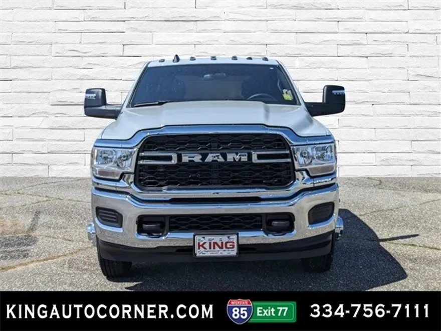 2024 Ram 3500 Tradesman photo 2