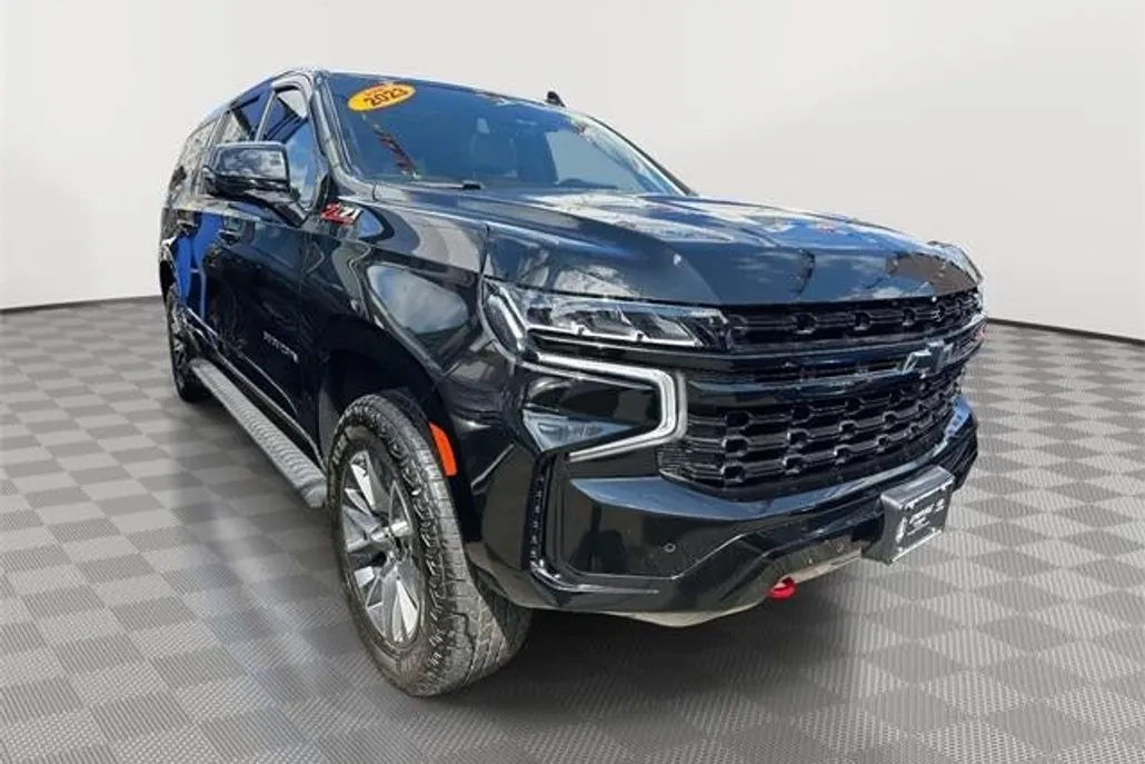 2023 Chevrolet Suburban Z71 photo 1