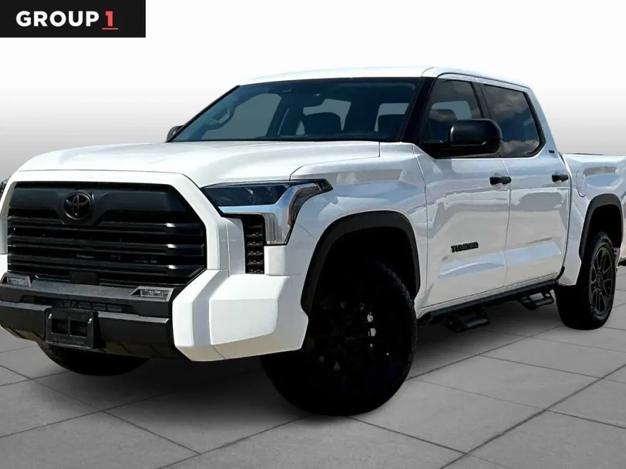 2024 Toyota Tundra SR5 photo 1