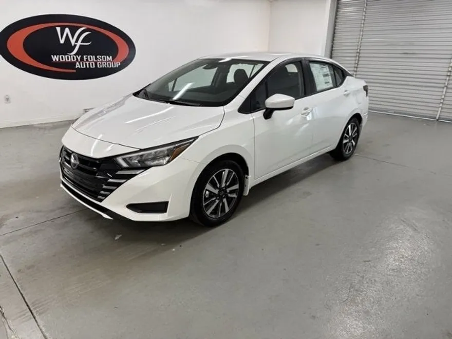 2025 Nissan Versa SV photo 1
