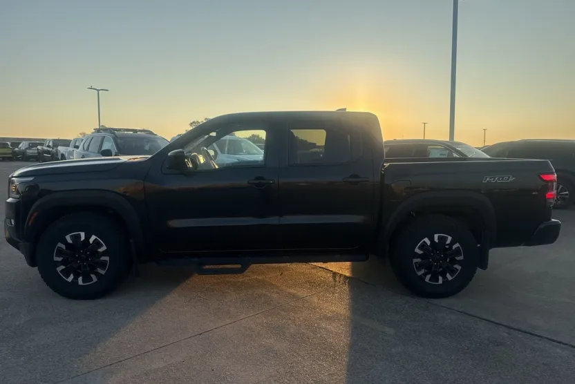 2023 Nissan Frontier PRO-X photo 1