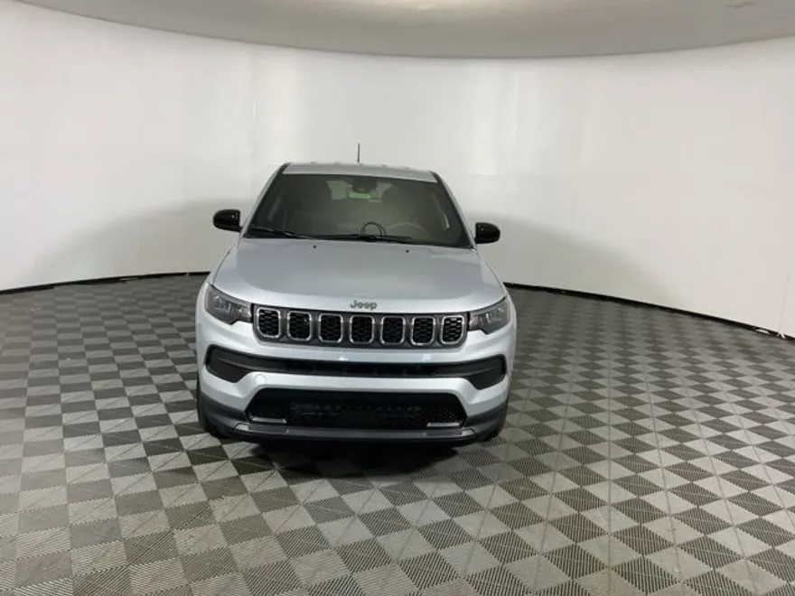2024 Jeep Compass Sport photo 1