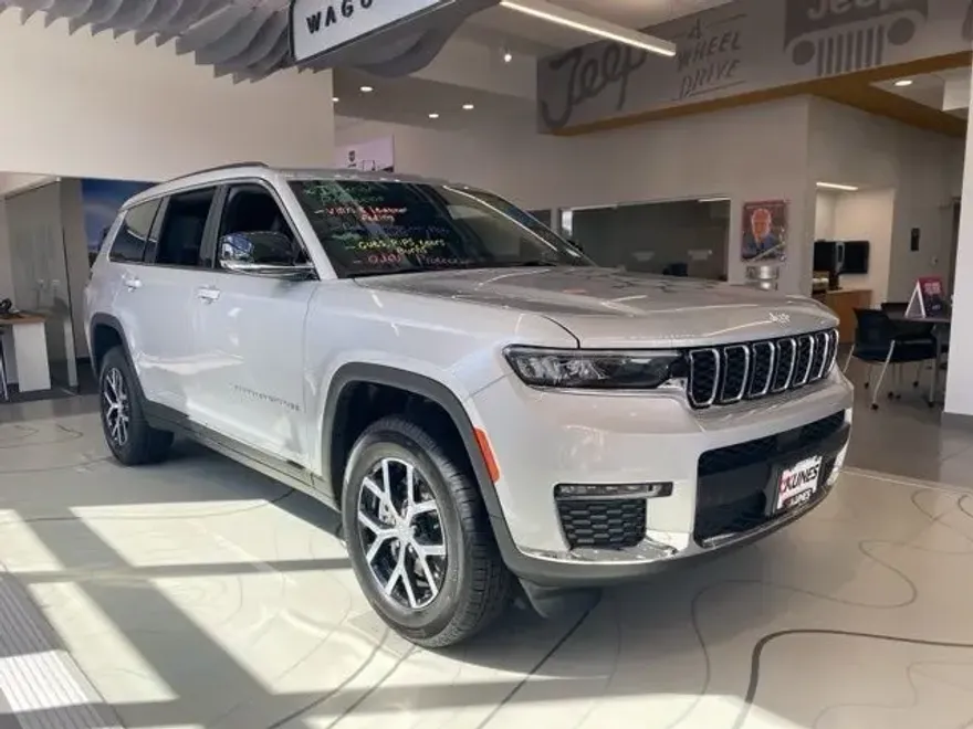 2025 Jeep Grand Cherokee Limited photo 1