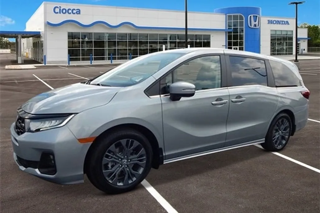 2026 Honda Odyssey Touring photo 1