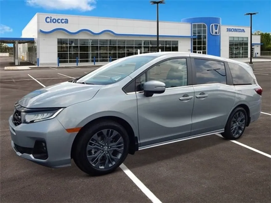 2026 Honda Odyssey Touring photo 1