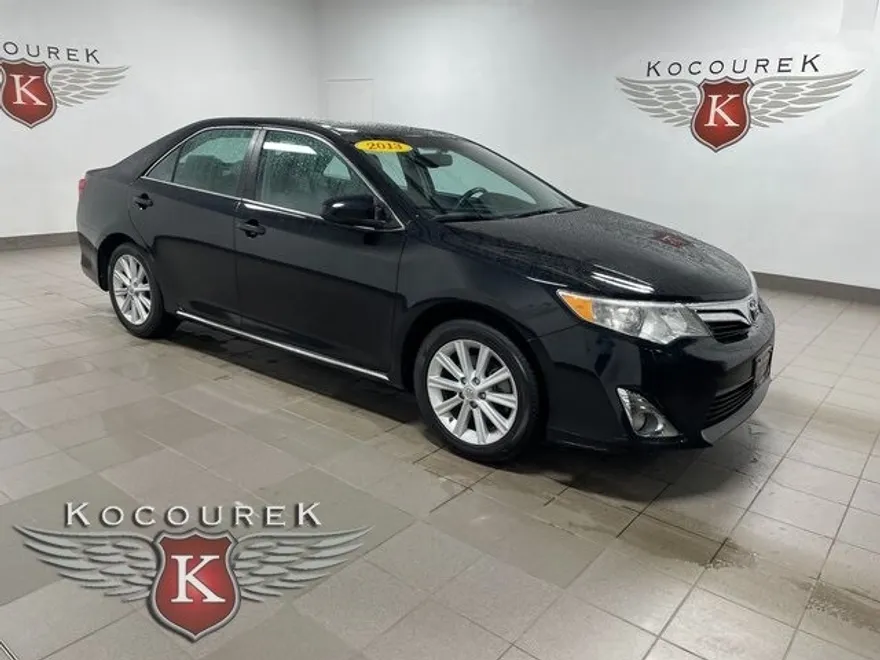 2013 Toyota Camry XLE photo 1