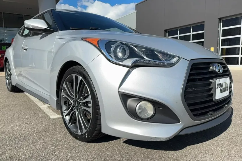 2016 Hyundai Veloster Turbo photo 1