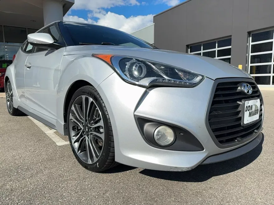2016 Hyundai Veloster Turbo photo 1