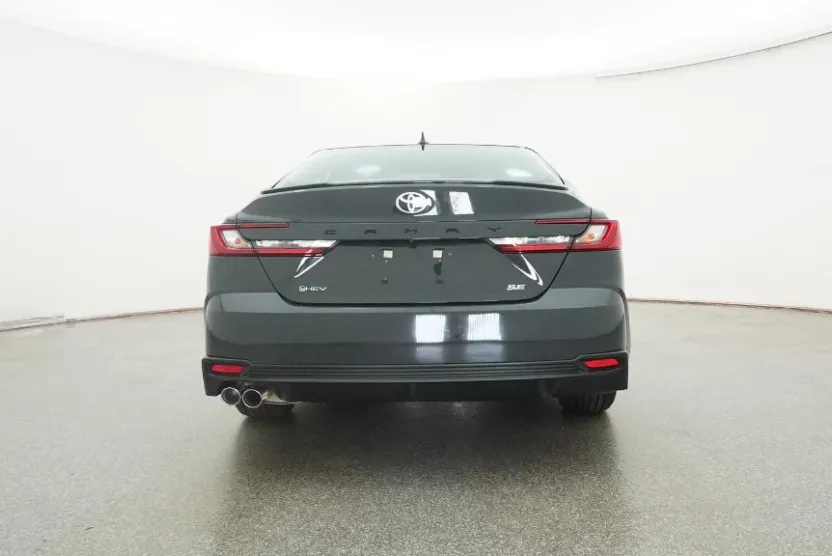 2026 Toyota Camry SE photo 1