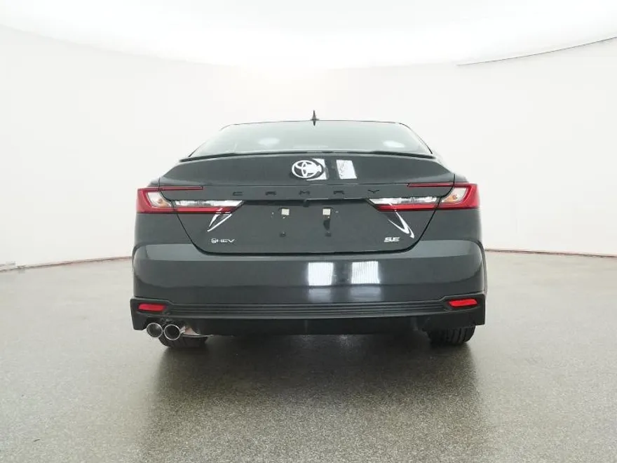 2026 Toyota Camry SE photo 1