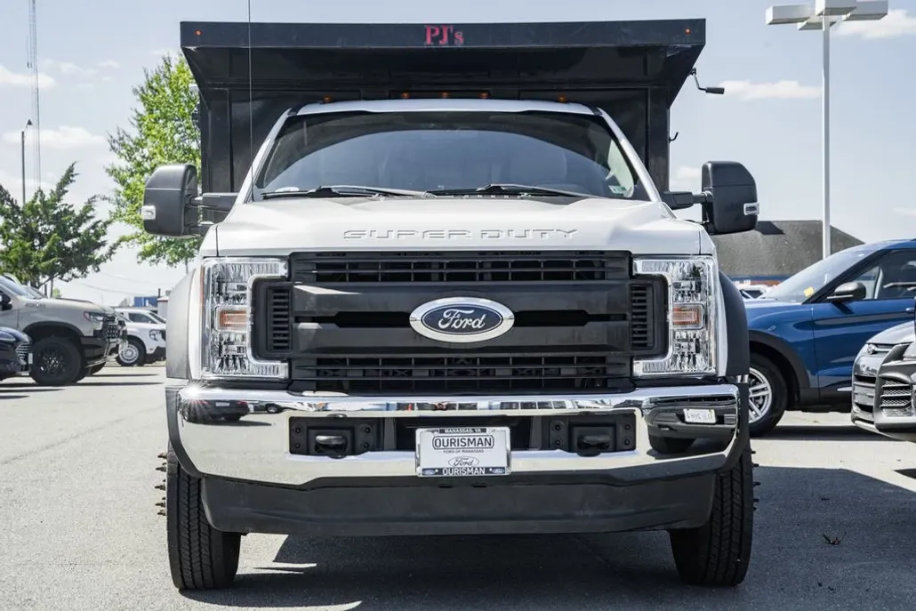 2017 Ford F-550 XL photo 1