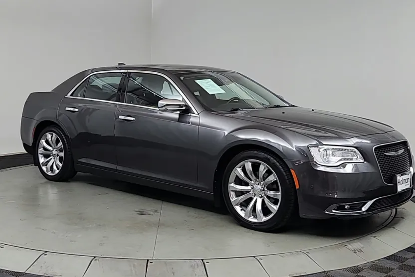 2016 Chrysler 300 C photo 1