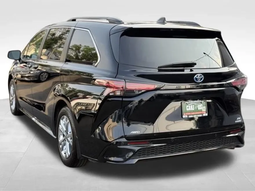 2022 Toyota Sienna XSE photo 10